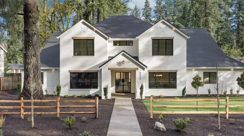 4 bedroom single family residence at 3525 Lake Grove Ave, Lake Oswego