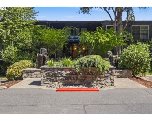 16250 Pacific Hwy 45, Lake Oswego, OR 97034