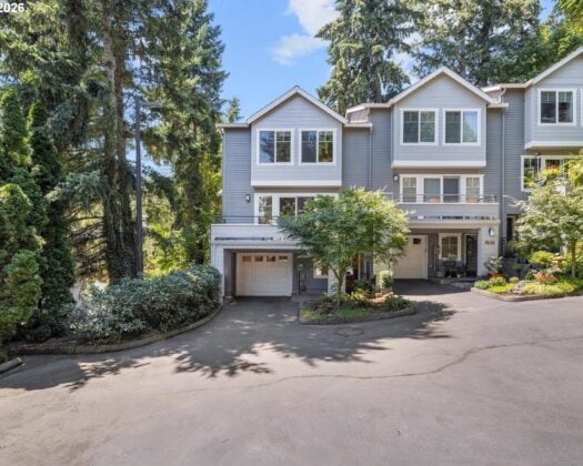 4528 Lower Dr, Lake Oswego, OR 97035