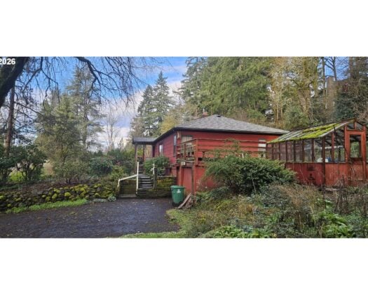 18300 Bryant Rd, Lake Oswego, OR 97034