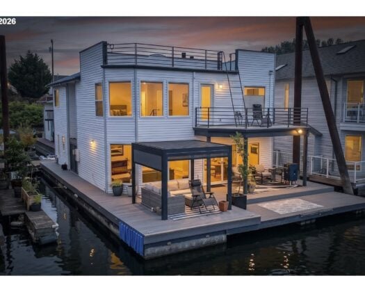 2630 N Hayden Island DR 19, Portland, OR 97217