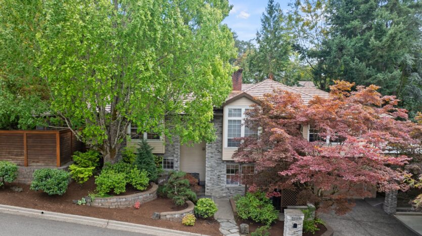 4 bedroom single family residence at 3600 Spring Ln, Lake Oswego